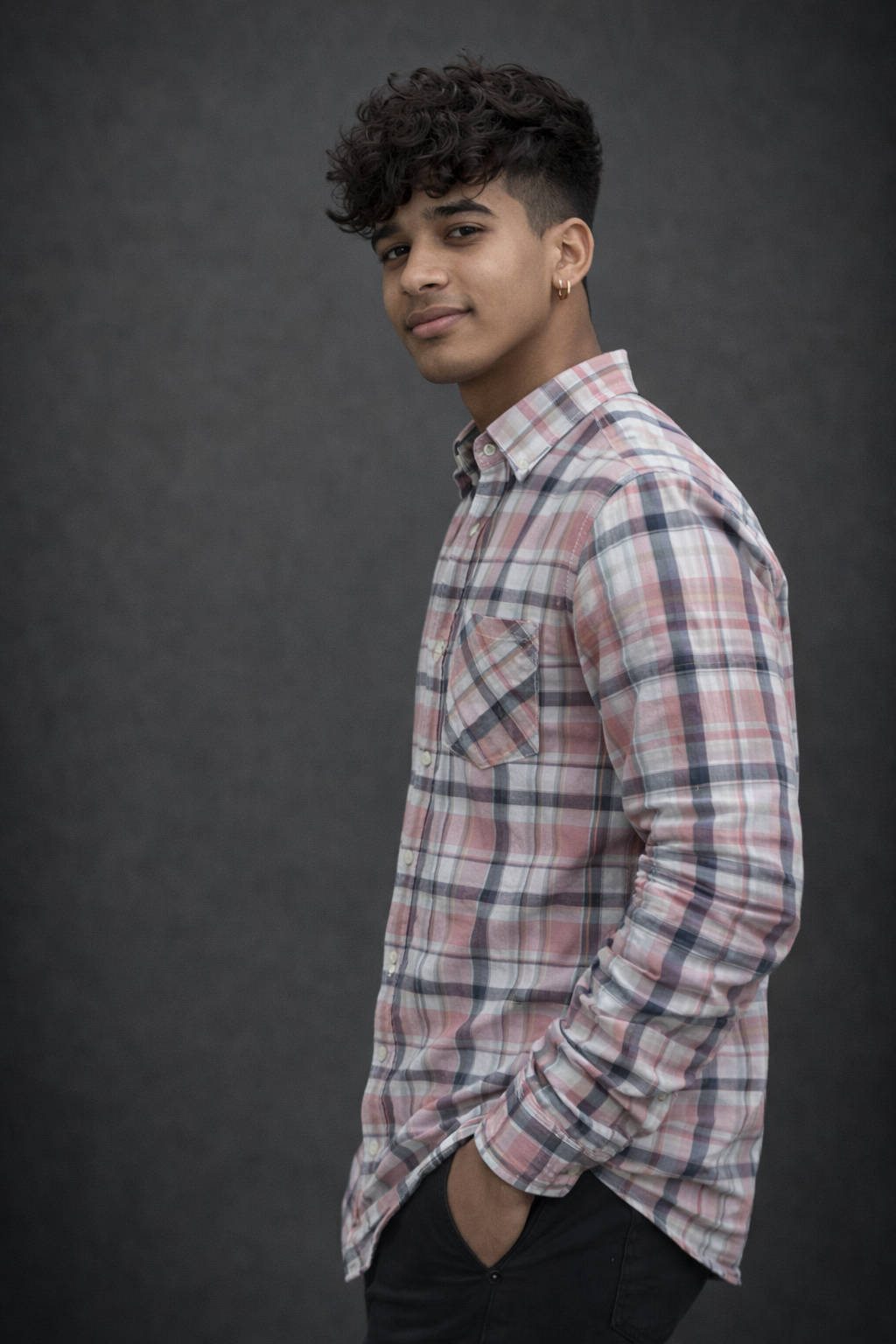 Men’s Red & Navy Checkered Casual Shirt – Long Sleeve Button-Down Cotton Blend